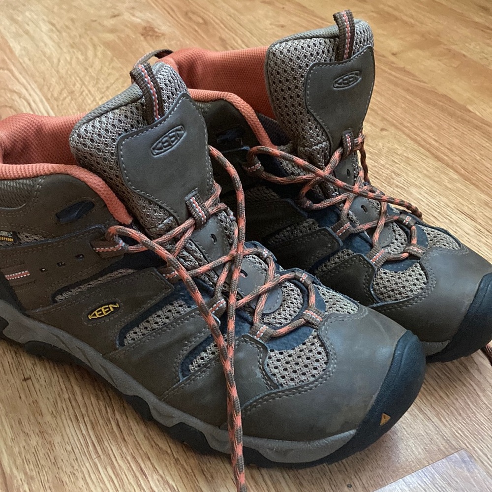 Keen Women’s Hiking Boot
